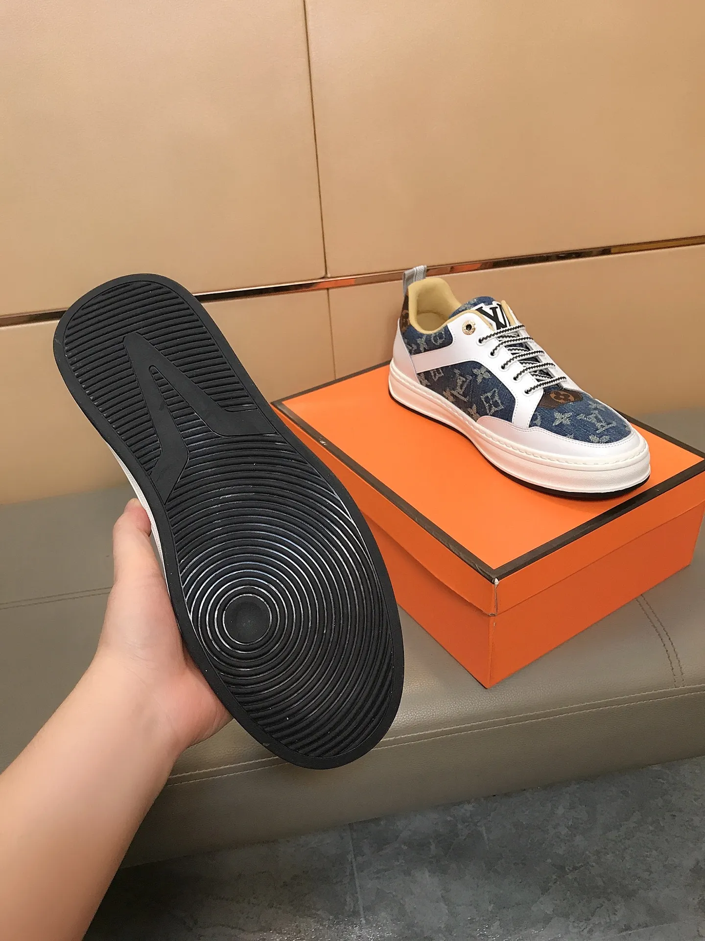 Ex-factory price 380🔥🆕Hot model [Louis Vuitton] LV🔝New Korean style casual men's shoes, high-end brand, the upper is made of Italian imported cowhide + brand printed fabric, and pigskin feet are made🔥, making walking more convenient and comfortable! Amazing work [color]! Create a fashionable personality to set off your uniqueness! A must-have for trendy men! Classic🔥Size: 38-44